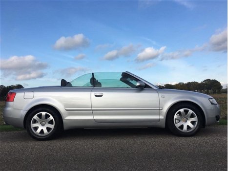 Audi A4 Cabriolet - 2.4 V6 Exclusive /Cabrio/st vv/Automaat/Netjes/Inr Mogelijk - 1