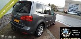 Volkswagen Touran - 1.2 TSI Highline BlueMotion, Airco/clima, lmv, trekhaak, nw staat - 1 - Thumbnail