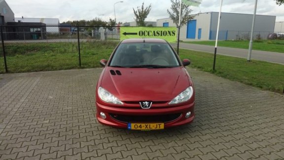 Peugeot 206 - 1.4 Forever 3-drs | Airco | Trekhaak - 1