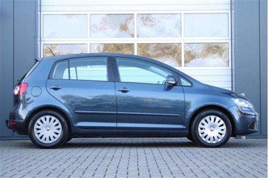 Volkswagen Golf Plus - 1.4 Optive 3 Airco/Cruise/Elek.Ramen/C.V./Trekhaak/Dealeronderhouden/APK:2020 - 1