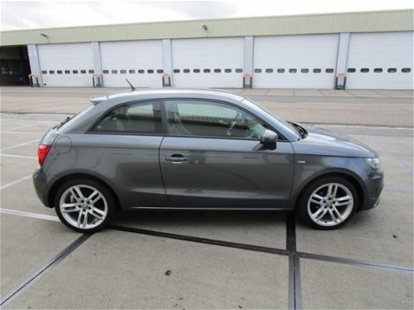 Audi A1 - 1.2 TFSI Ambition Pro Line Business A1 1.2 TFSI AMBITION PRO LINE S DAYTONA GREY NIEUWSTAA - 1