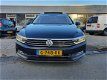 Volkswagen Passat Variant - R-Line 2.0 TDi 150PK Pano Dsg Leder Bomvolle Auto - 1 - Thumbnail