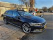 Volkswagen Passat Variant - R-Line 2.0 TDi 150PK Pano Dsg Leder Bomvolle Auto - 1 - Thumbnail