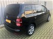 Volkswagen Touran - 1.4 TSI Highline Business AUTOMAAT/7-PERSOONS/NAVI/ECC/ZWART/DEALERONDERHOUDEN - 1 - Thumbnail