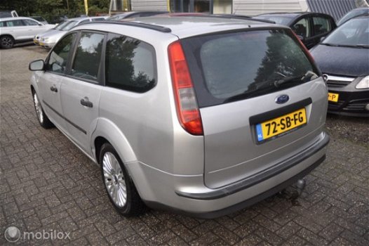 Ford Focus Wagon - 1.6-16V Champion - 1