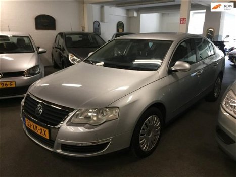 Volkswagen Passat - 2.0 FSI Comfortline Business Airco Cruise control - 1