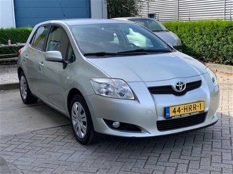 Toyota Auris - 1.6-16V Sol - 1