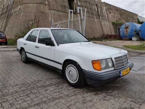 Mercedes-Benz 200-serie - 260 E (W124) - 1