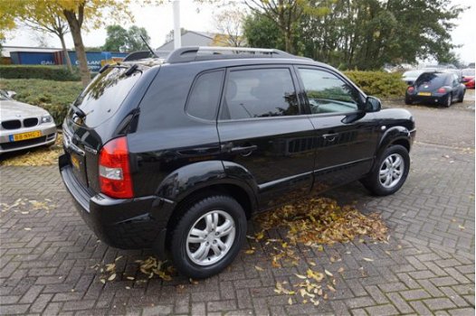 Hyundai Tucson - 2.0i Active , airco, zwart, 163dkm. RIJKLAARPRIJS incl nw apk/beurt & 6 mnd bovag g - 1