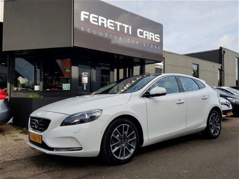 Volvo V40 - 2.0 D4 SUMMUM PANODAK LEDER NAVI XENON CAMERA 6VERSN LMV PDC - 1