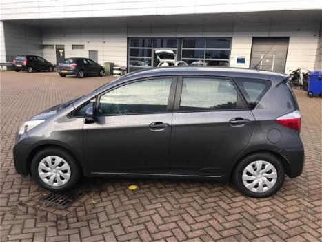 Toyota Verso S - 1.3 VVT-i Comfort Airco, Parkeercamera, Dealer onderhouden, Hoge instap - 1