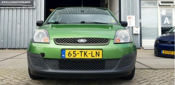 Ford Fiesta - 1.3-8V Champion NAP, APK, Airco, Aux, Stuurbekrachtiging rijd en schakelt perfect - 1