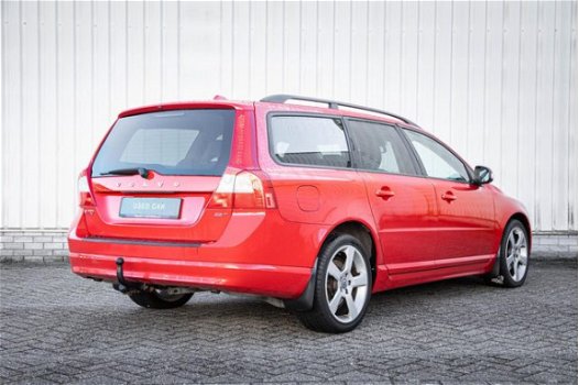 Volvo V70 - 2.5T Momentum Automaat - 1