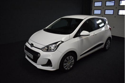 Hyundai i10 - 1.0i i-Drive , NAVI, Airco, PDC, 5DR, NIEUWSTAAT - 1