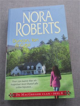 Nora Roberts - Duncan, Ian & Cybil - 1