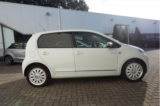 Volkswagen Up! - 1.0 60pk High up 5drs. | Navigatie | Airco | Bluetooth - 1