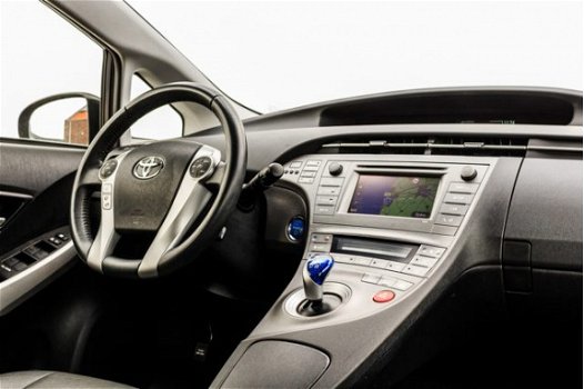 Toyota Prius - 1.8 Business Navi | Leder | Clima | Cruise | 18'' LMV | PDC | Nette NL auto - 1