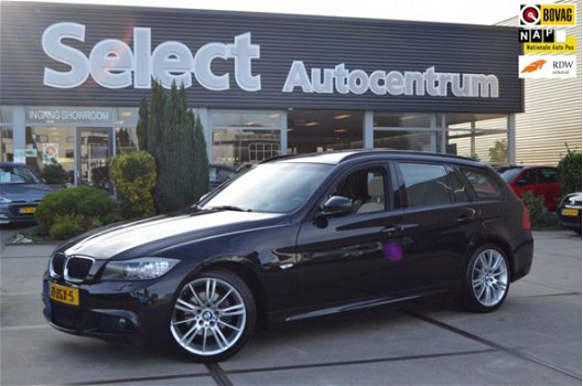 BMW 3-serie Touring - 318i High Executive Automaat | M Pakket | Panoramadak | Leder | Navi | NAP - 1