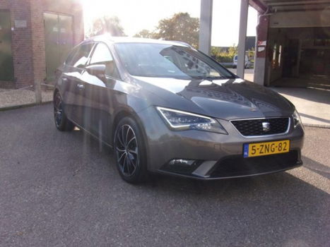 Seat Leon - ST 1.6 TDI ECOMOTIVE SPORT MET 6 MAANDEN GARANTIE - 1