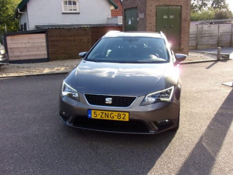 Seat Leon - ST 1.6 TDI ECOMOTIVE SPORT MET 6 MAANDEN GARANTIE - 1