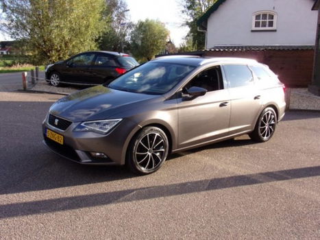 Seat Leon - ST 1.6 TDI ECOMOTIVE SPORT MET 6 MAANDEN GARANTIE - 1