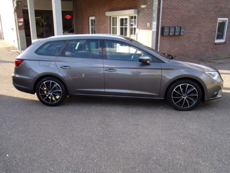 Seat Leon - ST 1.6 TDI ECOMOTIVE SPORT MET 6 MAANDEN GARANTIE - 1