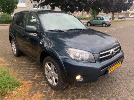 Toyota RAV4 - 2.2 D4-D D-CAT Executive - 1