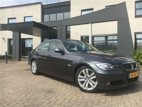 BMW 3-serie - 318i High Executive Xenon Aut Leer Sedan - 1