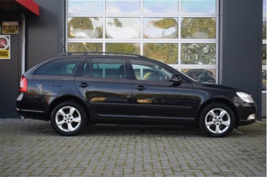 Skoda Octavia Combi - 1.6 TDI Greentech Arctic Clima/Cruise/PDC/Navi - 1