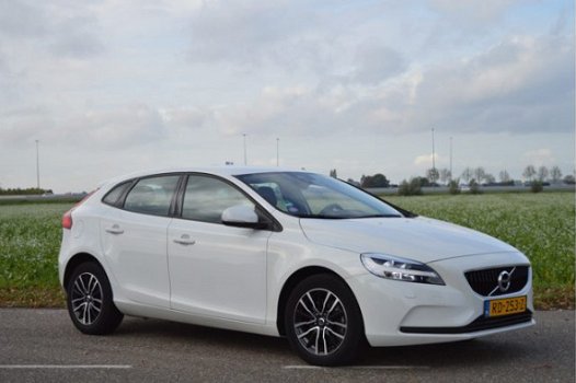 Volvo V40 - 2.0 T2 NORDIC + NAVI/PDC/LED - 1