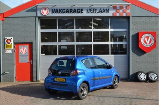 Toyota Aygo - 1.0 VVT-i Aspiration L.M velgen LED dagrijverlichting - 1