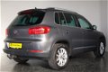 Volkswagen Tiguan - 1.4 TSI 160PK Sport en Style Navi / Trekhaak / Alcantara - 1 - Thumbnail