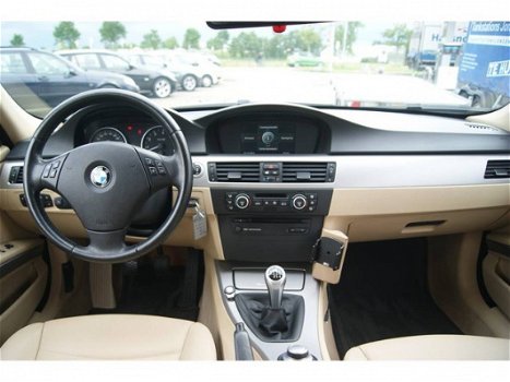 BMW 3-serie Touring - 325i Executive Leder/Nav/Dealer ond - 1