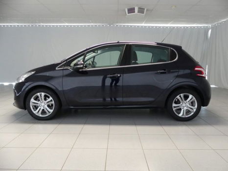 Peugeot 208 - 1.2 PureTech Executive Navi | Clima | Cruise | Lm velgen enz enz - 1