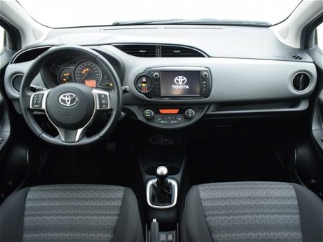 Toyota Yaris - 1.0 VVT-I 69pk Trend Navigatie Camera ECC 5-deurs - 1