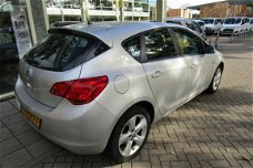 Opel Astra - 1.6 EDITION 17"LM / AIRCO / CRUISE CONTR