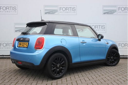 Mini Mini Cooper - 1.5 Business Geen import/ 1e eigenaar/ Navi/ Airco/ Cruise-ctr - 1