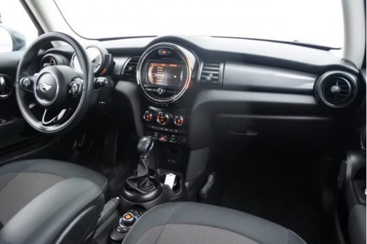 Mini Mini Cooper - 1.5 Business Geen import/ 1e eigenaar/ Navi/ Airco/ Cruise-ctr - 1