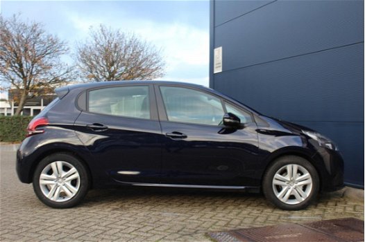 Peugeot 208 - 1.2 Puretech 82pk Signature l AIRCO l P-SENSOREN l TREKHAAKACTIE - 1