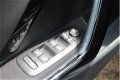 Peugeot 208 - 1.2 110pk Tech Edition NAVI, CAMERA, CLIMA l TREKHAAKACTIE - 1 - Thumbnail