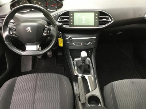 Peugeot 308 - 1.6 HDi 120pk Blue Lease Executive met Navigatie en Panoramadak - 1