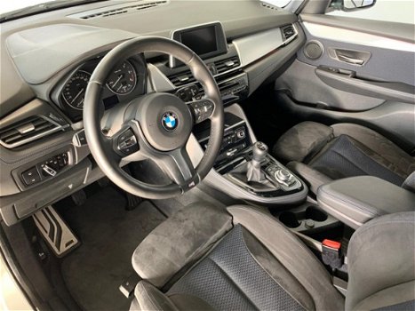 BMW 2-serie Active Tourer - 214d M Sport Dealeronderhouden, BTW-Auto - 1