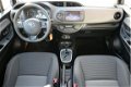 Toyota Yaris - 1.5 Hybrid Active | Fabrieksgarantie | - 1 - Thumbnail