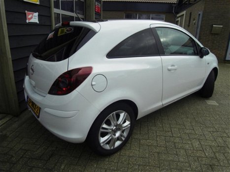 Opel Corsa - 1.4-16V Color Edition lage km standgoedkoop rijden - 1