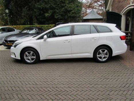 Toyota Avensis Wagon - 1.8 VVTi Business - 1