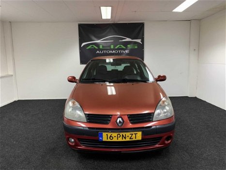 Renault Clio - 1.4-16V Dynamique Luxe 2004 Rood AIRCO / APK 2020 / NAP - 1