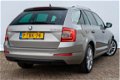 Skoda Octavia Combi - 1.6 TDI 105pk DSG Elegance Businessline Navigatie/Bi-xenon/Standkachel - 1 - Thumbnail