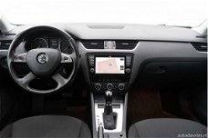 Skoda Octavia Combi - 1.6 TDI 105pk DSG Elegance Businessline Navigatie/Bi-xenon/Standkachel