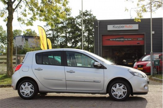 Renault Clio - 1.5 dCi Authentique 5 drs *airco*cruise control - 1