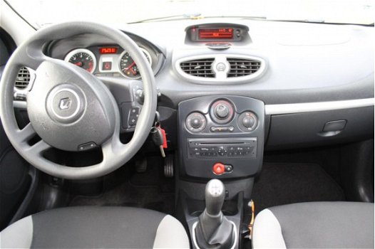 Renault Clio - 1.5 dCi Authentique 5 drs *airco*cruise control - 1